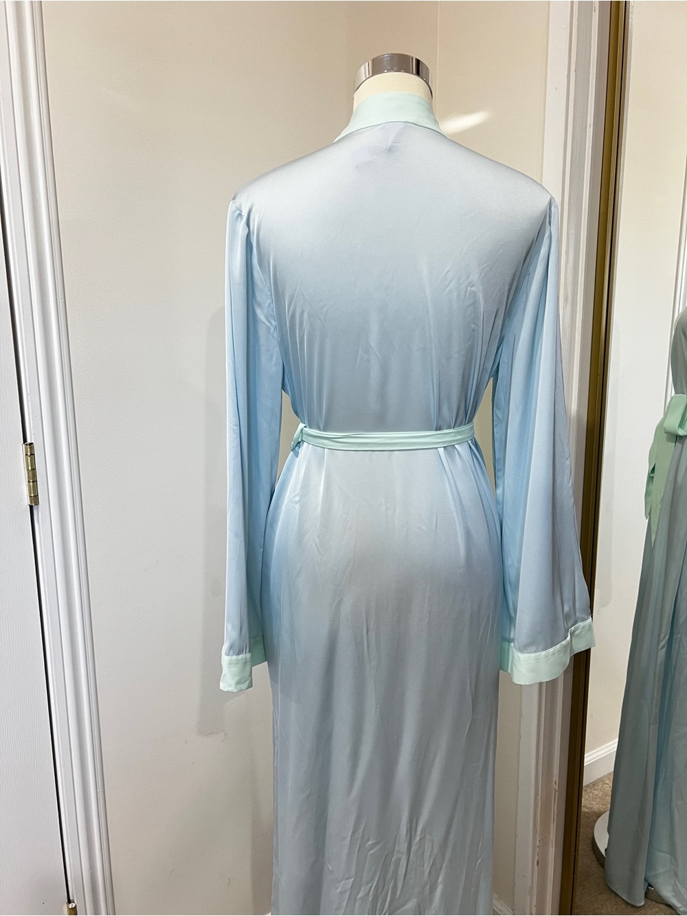 Robe Maxi Savage x Fenty Sky Blue Teal trim & Belt Size XS/SM Long Sleeve - Picture 6 of 15